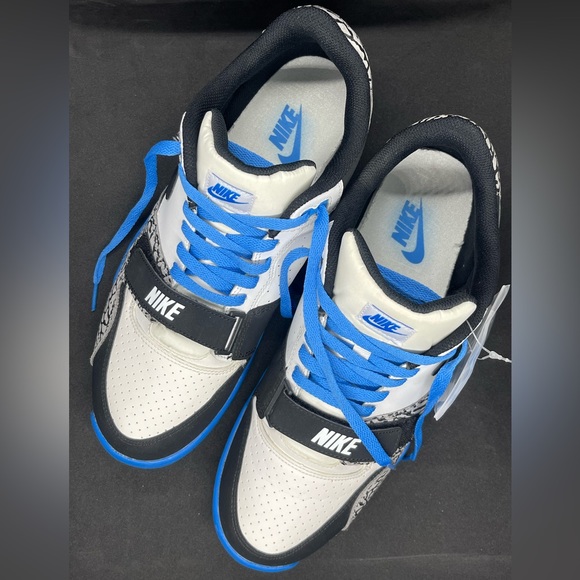 2014 Air Trainer 1 Low ‘Black Light Photo Blue’ - Picture 5 of 10